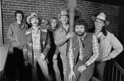 BHLT : Jimmy Hall - Dickey Betts - David Goldflies - Butch Trucks - Chuck Leavell - Danny Parks BHLT